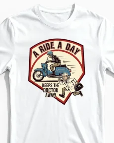 A Ride A Day | Lustiges Simson Schwalbe T-Shirt für Herren & echte Ossis mit Benzin im Blut weiss Closeup