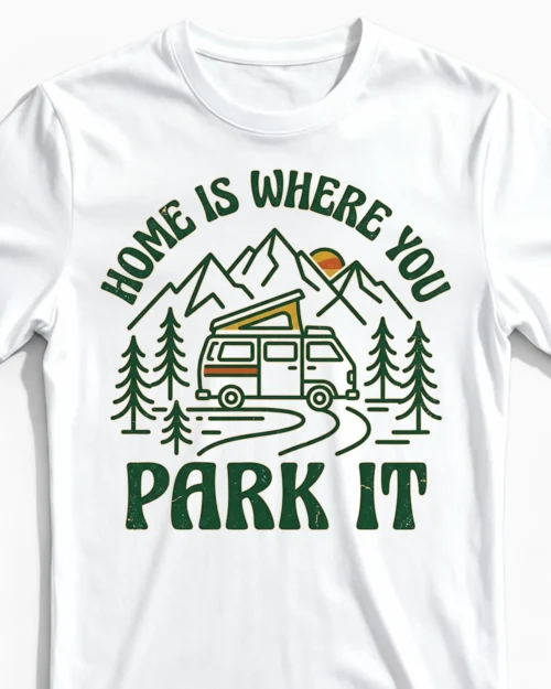 Home is where you park it | Lustiges Camper & Vanlife T-Shirt für Herren & Weltenbummler weiss Close-Up