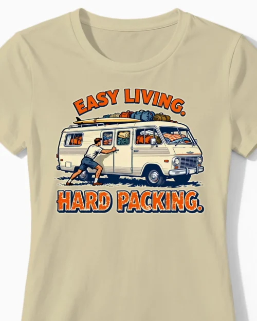 Easy Living. Hard Packing. | Retro Camper-Damenshirt beige Close-Up