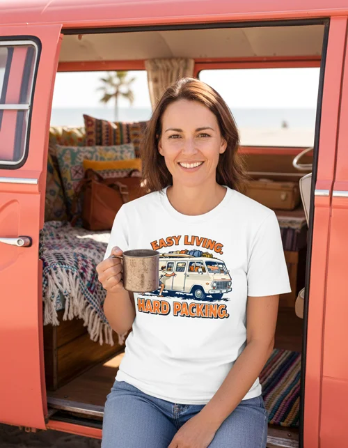 Easy Living. Hard Packing. | Retro Camper-Damenshirt für echte Vanlife-Ladies