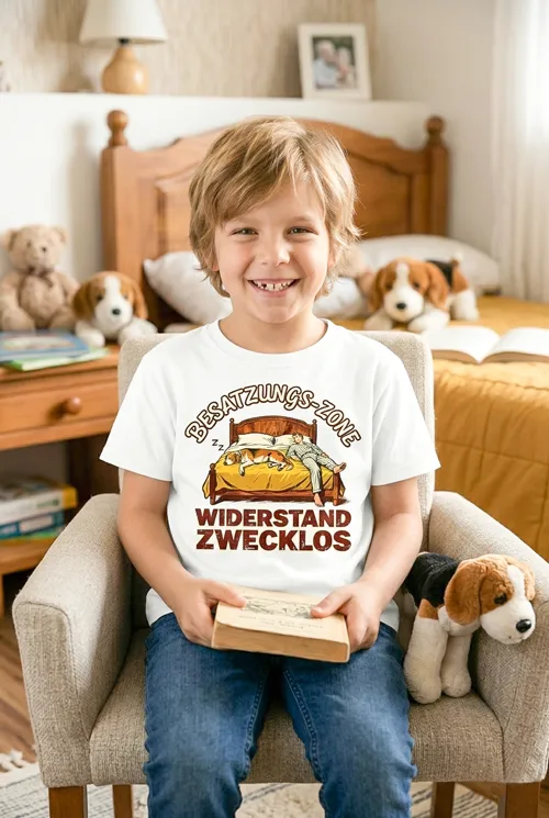 Besatzungszone | Das freche Hunde-Kindershirt für geduldige Hundefreunde