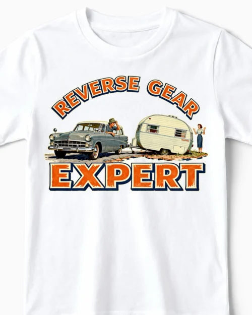 Reverse Gear Expert | Lustiges Camping T-Shirt für Kinder & kleine Wohnwagen-Einweiser weiss Close-Up