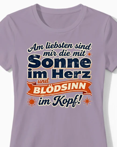 Sonne im Herz & Blödsinn im Kopf | Lustiges Damenshirt lila Close-Up