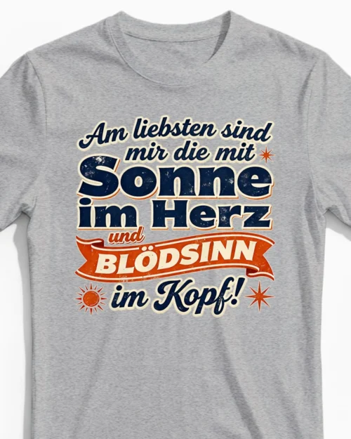 Sonne im Herz & Blödsinn im Kopf | Lustiges Herrenshirt graumeliert Close-Up